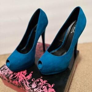 Elegant Blue Peep-Toe Heels